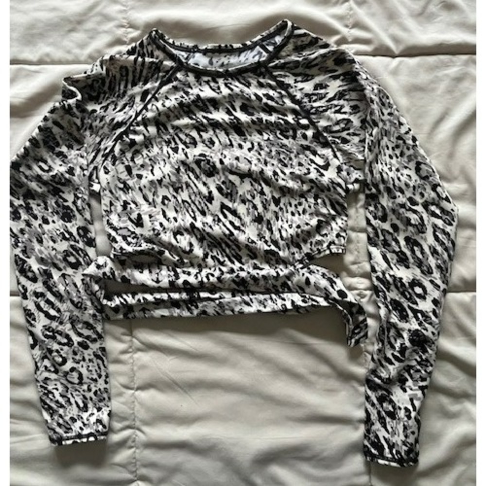 All Motion S Cropped Tie Back Swim Surf Rash Guard Top Long Sleeve Animal Print